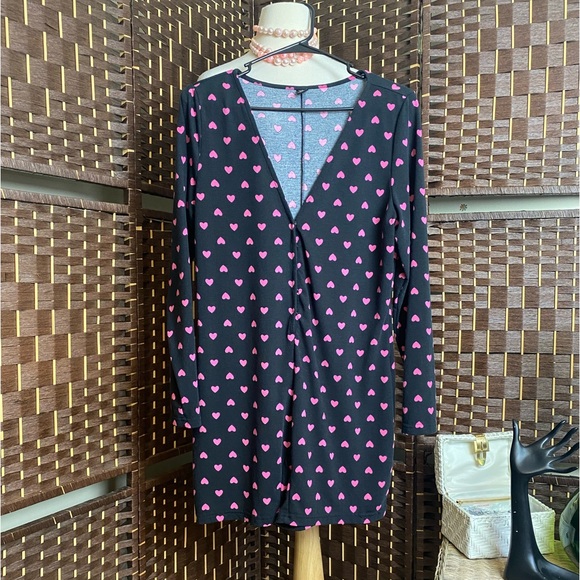 NWOT Shein Curve black pink heart long sleeve romper stretch snap up  size 1 XL - Picture 3 of 10